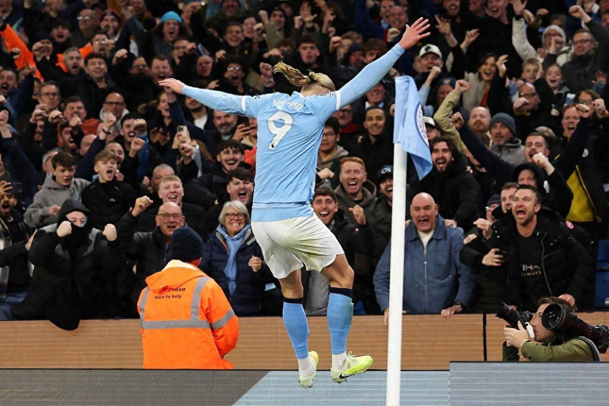 曼城客场完胜莱比锡，领跑小组的简单介绍