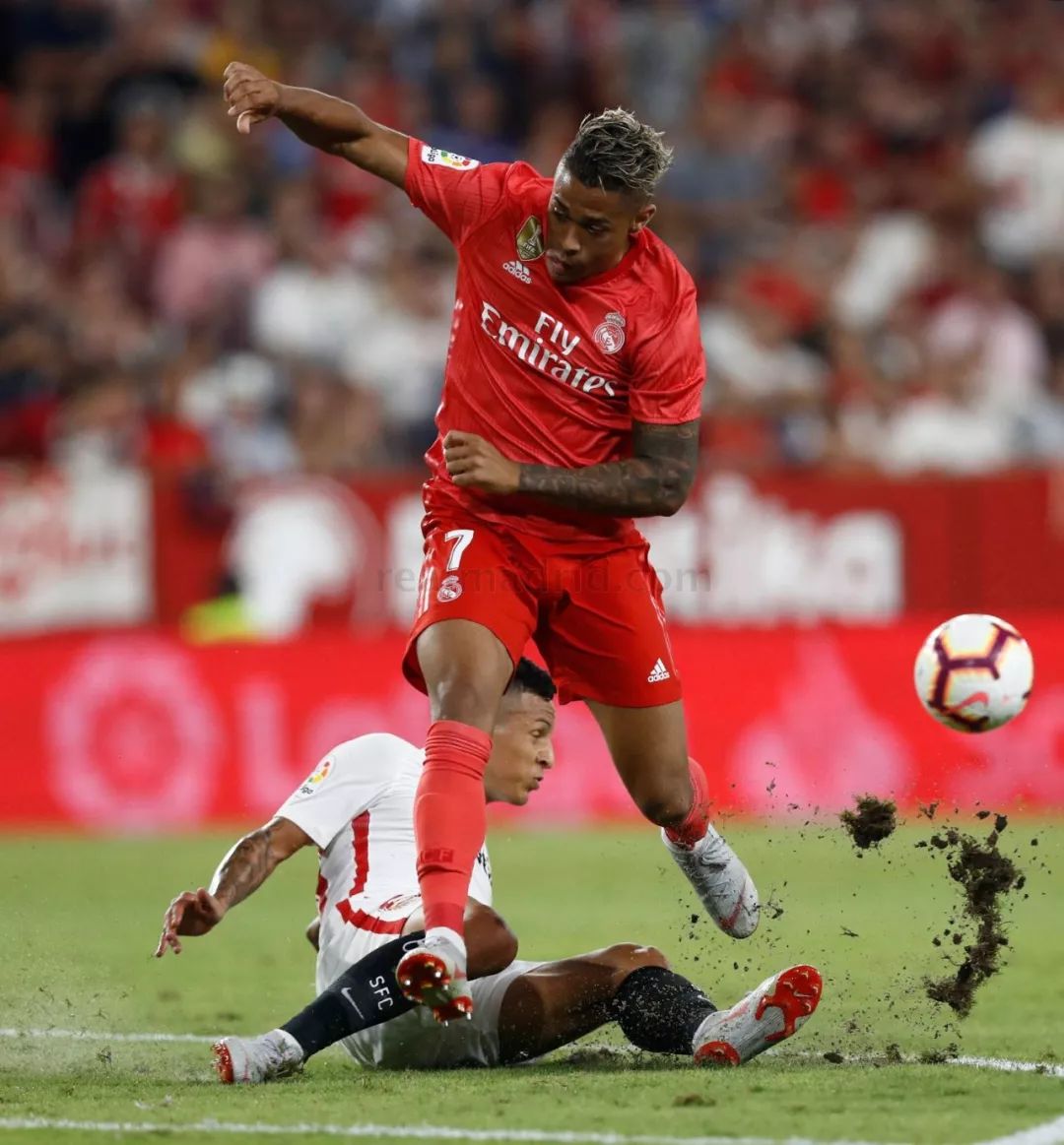 塞维利亚客场大胜，稳坐积分榜前列的简单介绍