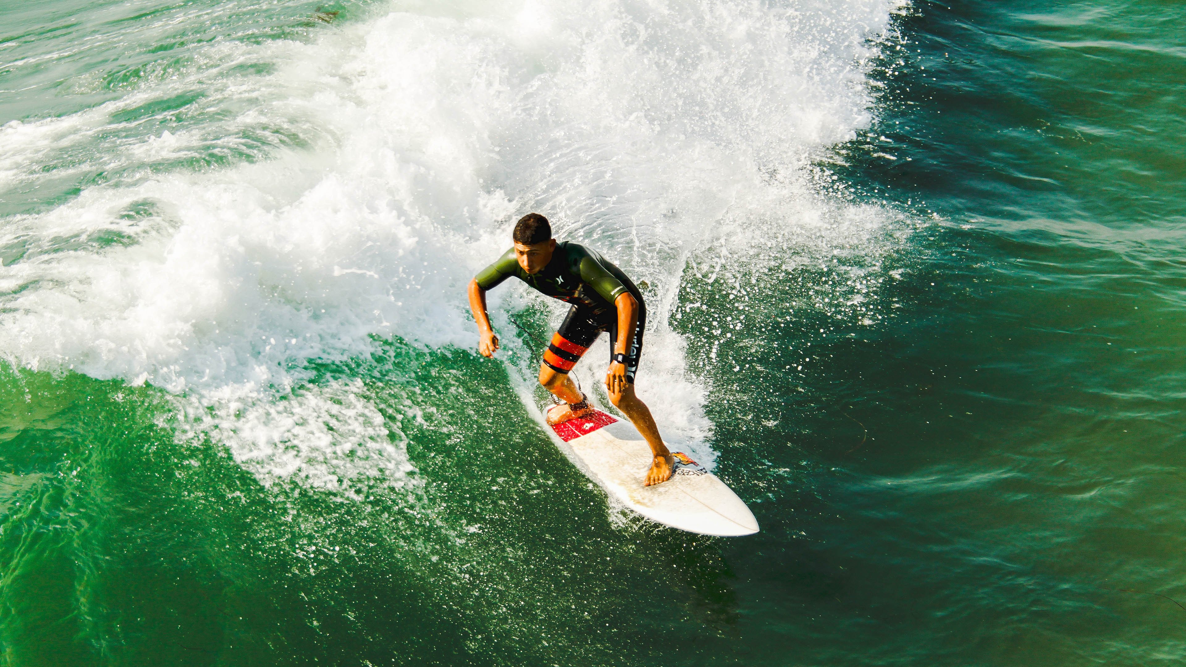 绝境中的关键先生,约基奇神兵天降,深圳队险胜太阳